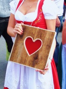 Dirndl mit Herz